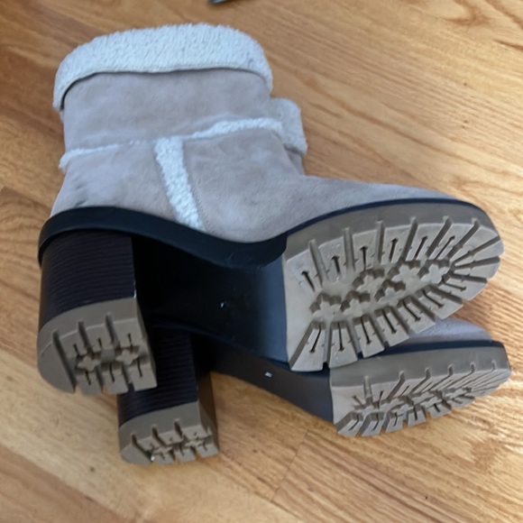 Leather/Faux Fur Pull On Boots Thick Inside Padding Sz 9M NWOT - Picture 6 of 10